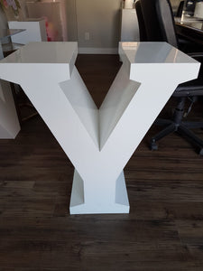 Table Marquee Letter "Y" - Overstock